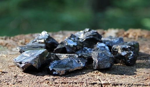 La fascinante historia de la shungita: orígenes y leyendas en torno a esta piedra