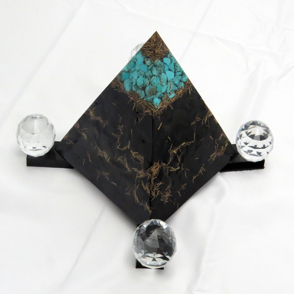 Canon d'énergie Turquoise pyramide 450m2