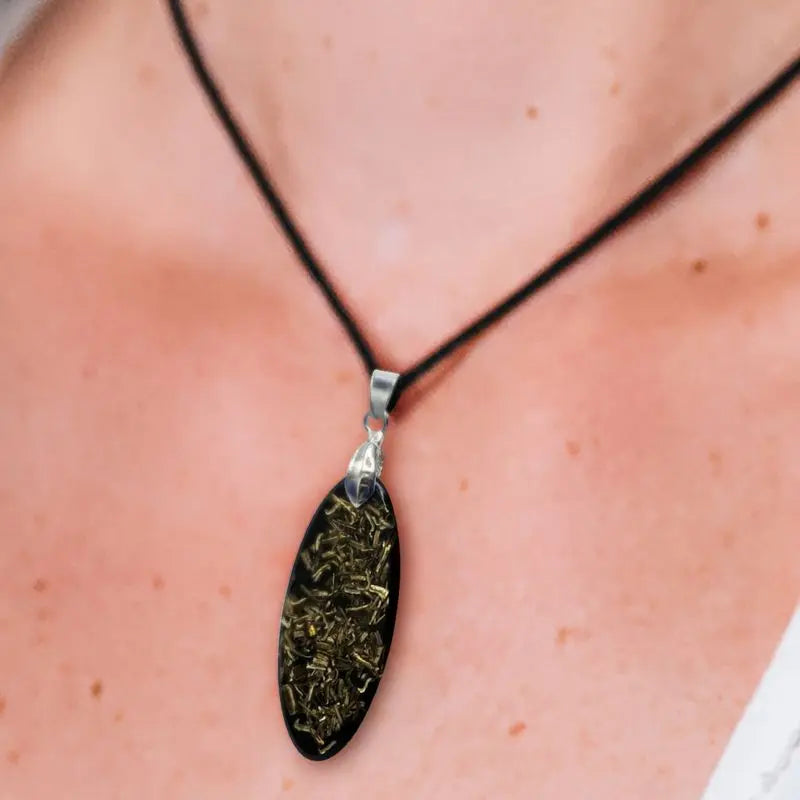 Pendentif de protection mandorle-Pierreprotection.fr